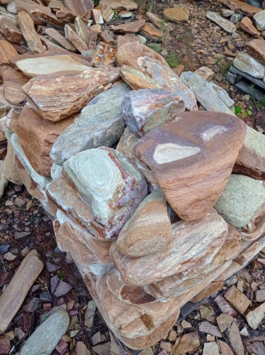 Златолит жёлтый, жёлто-зелёный глыбки и валуны для ланшафтного дизайна купить в Гремячинске