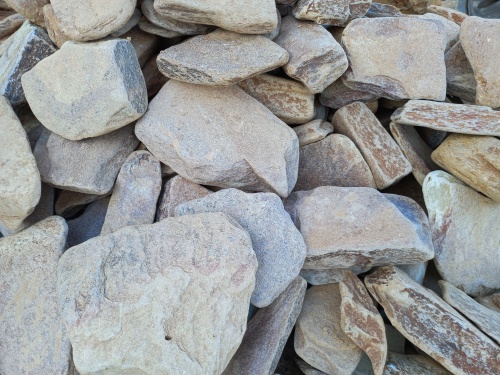 Златолит жёлтый, жёлто-зелёный глыбки и валуны для ланшафтного дизайна купить в Гремячинске