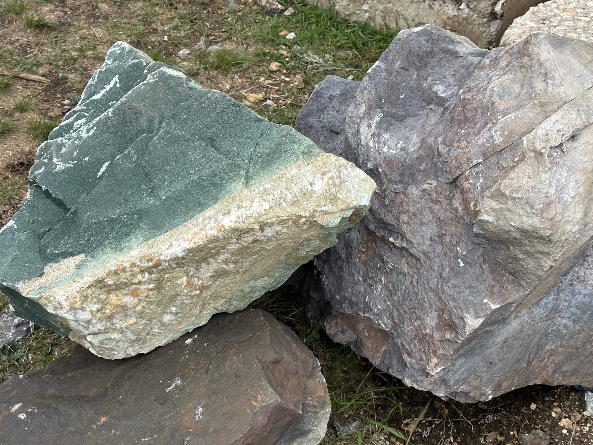 Камни для ландшафтного дизайна зелёные 10-60 килограмм купить в Гремячинске