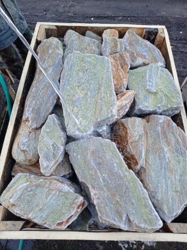 Златолит жёлтый, жёлто-зелёный глыбки и валуны для ланшафтного дизайна купить в Гремячинске