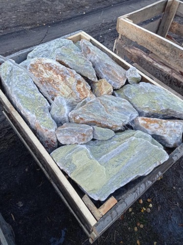 Златолит жёлтый, жёлто-зелёный глыбки и валуны для ланшафтного дизайна купить в Гремячинске