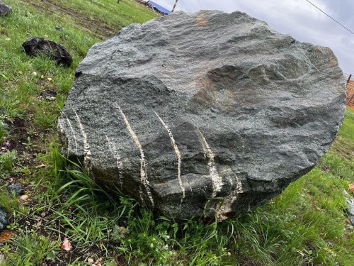 Гигантские зелёные валуны для ландшафтного дизайна весом более 5 тонн купить в Гремячинске