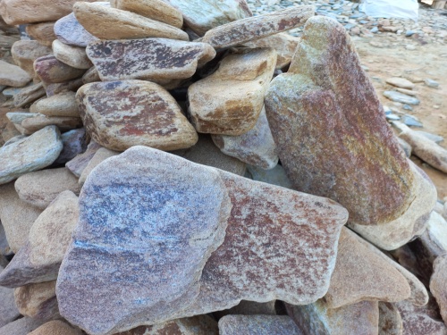 Златолит жёлтый, жёлто-зелёный глыбки и валуны для ланшафтного дизайна купить в Гремячинске