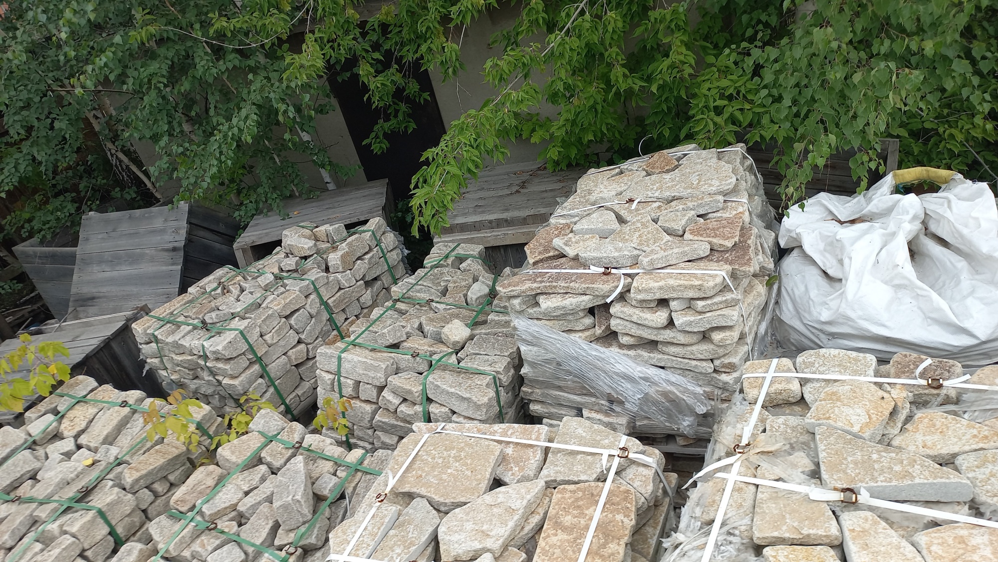 Плитняк гранитный галтованный купить в Гремячинске