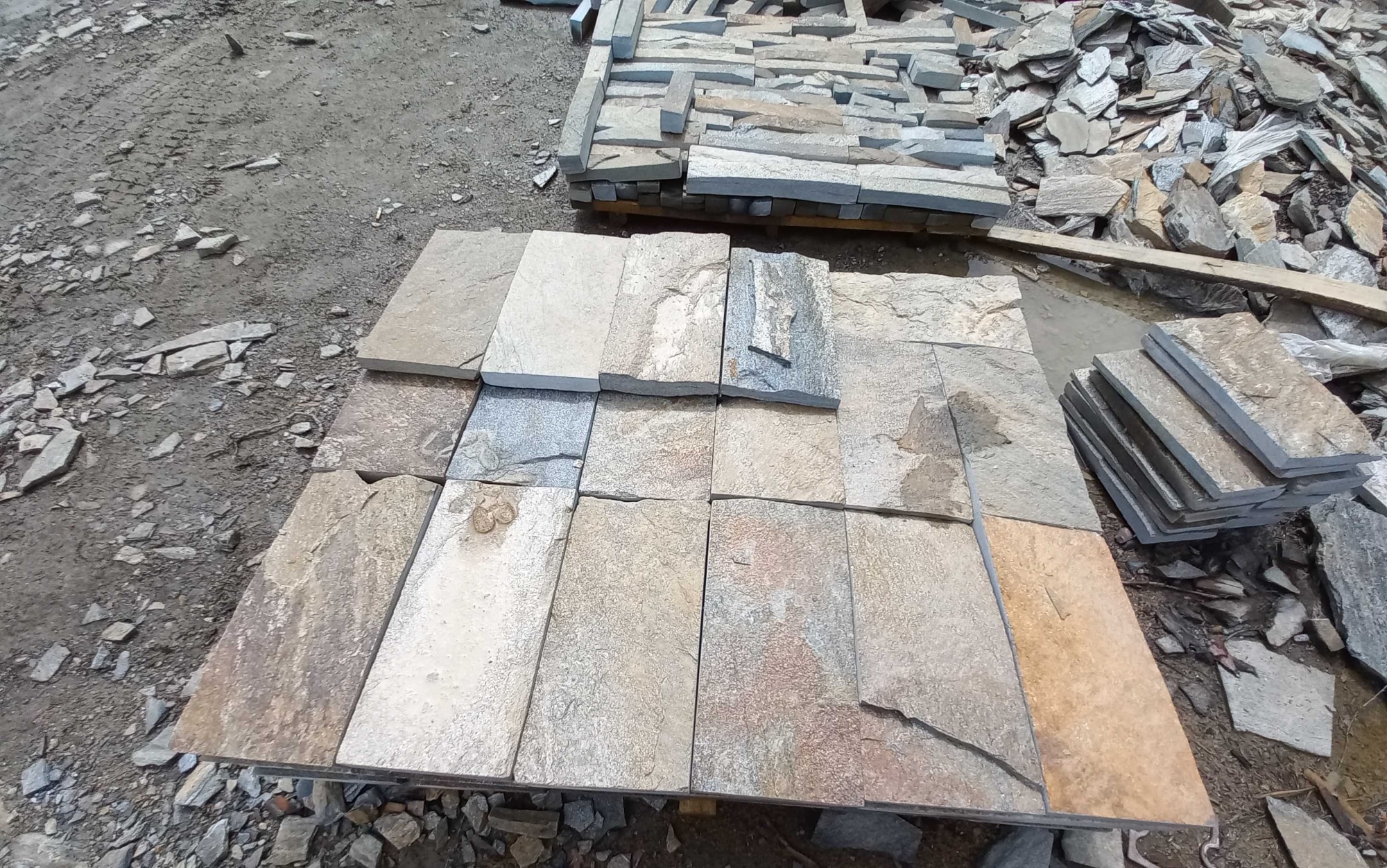 Плитка пилёная златолит Уральский для фасада купить в Гремячинске