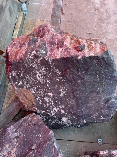 Камни для ландшафтного дизайна красно-фиолетовые 10-60 килограмм купить в Гремячинске