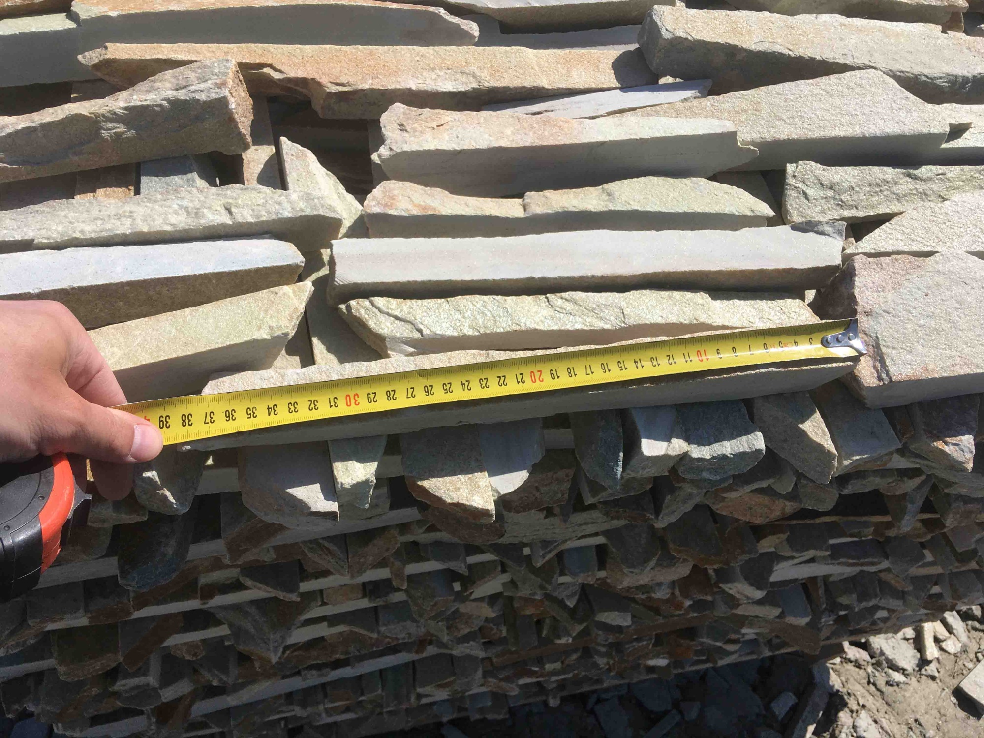 Горбушка златолит золотистый для облицовки купить в Гремячинске