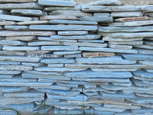 Плитняк златолит зелёный галтованный для цоколя купить в Гремячинске