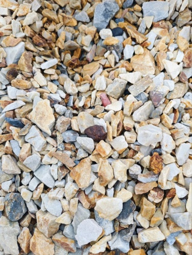 разноцветный щебень кварц